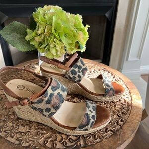 Bella Vita Brown and Tan leopard Wedge Sandals with Stylish Design